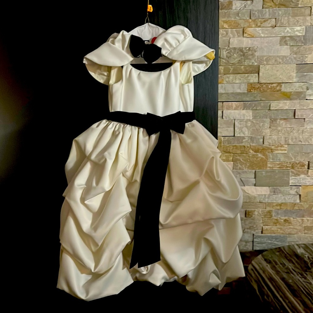 Kid flower girl dress custom